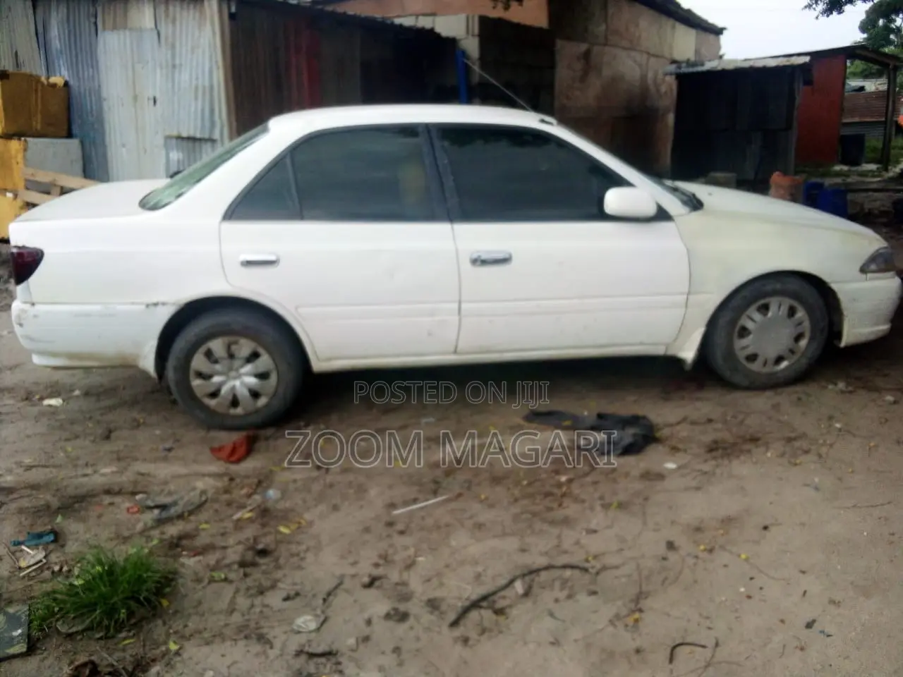 Toyota Carina 2000 White