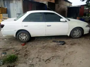Toyota Carina 2000 White