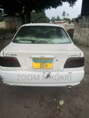 Toyota Carina 2000 White
