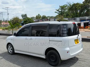 Toyota Sienta 2007 White