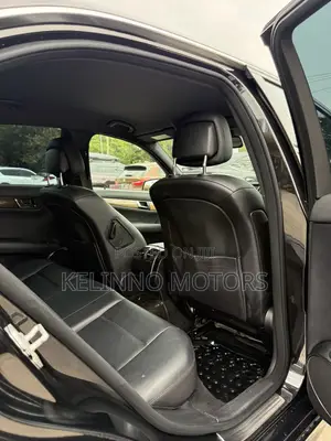 Mercedes-Benz C200 2009 Black