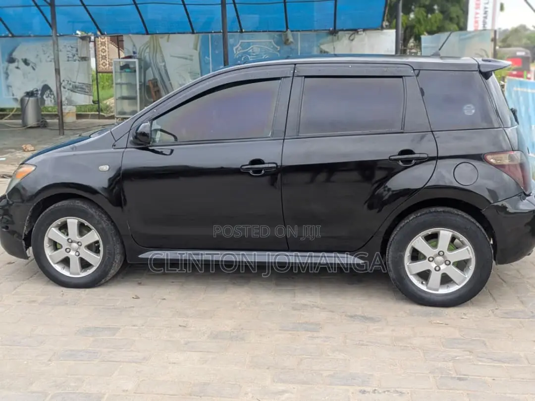 Toyota IST 2013 Black