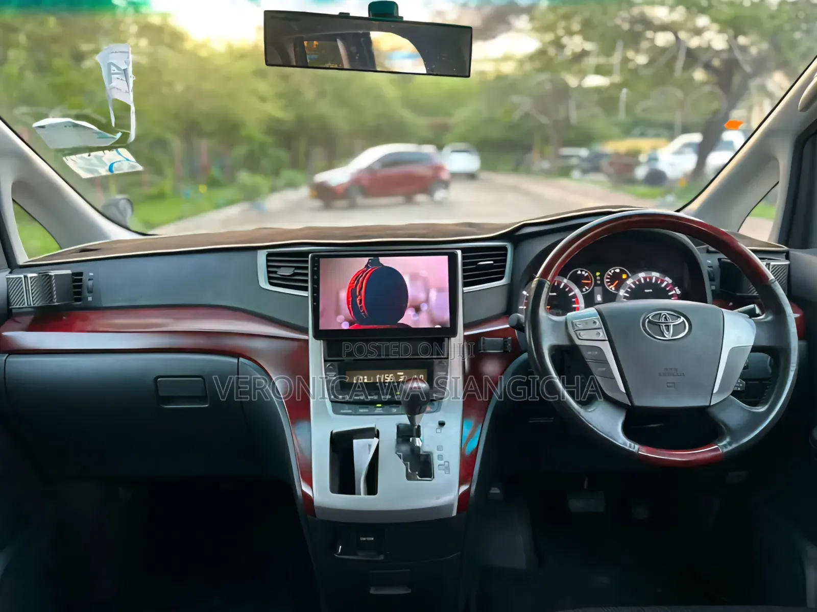 Toyota Voxy 2010