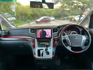 Toyota Voxy 2010