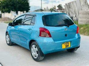 Toyota Vitz 1.0 FWD 3dr 2005 Blue