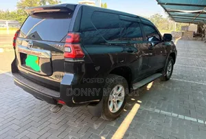 Toyota Land Cruiser 2012 Black