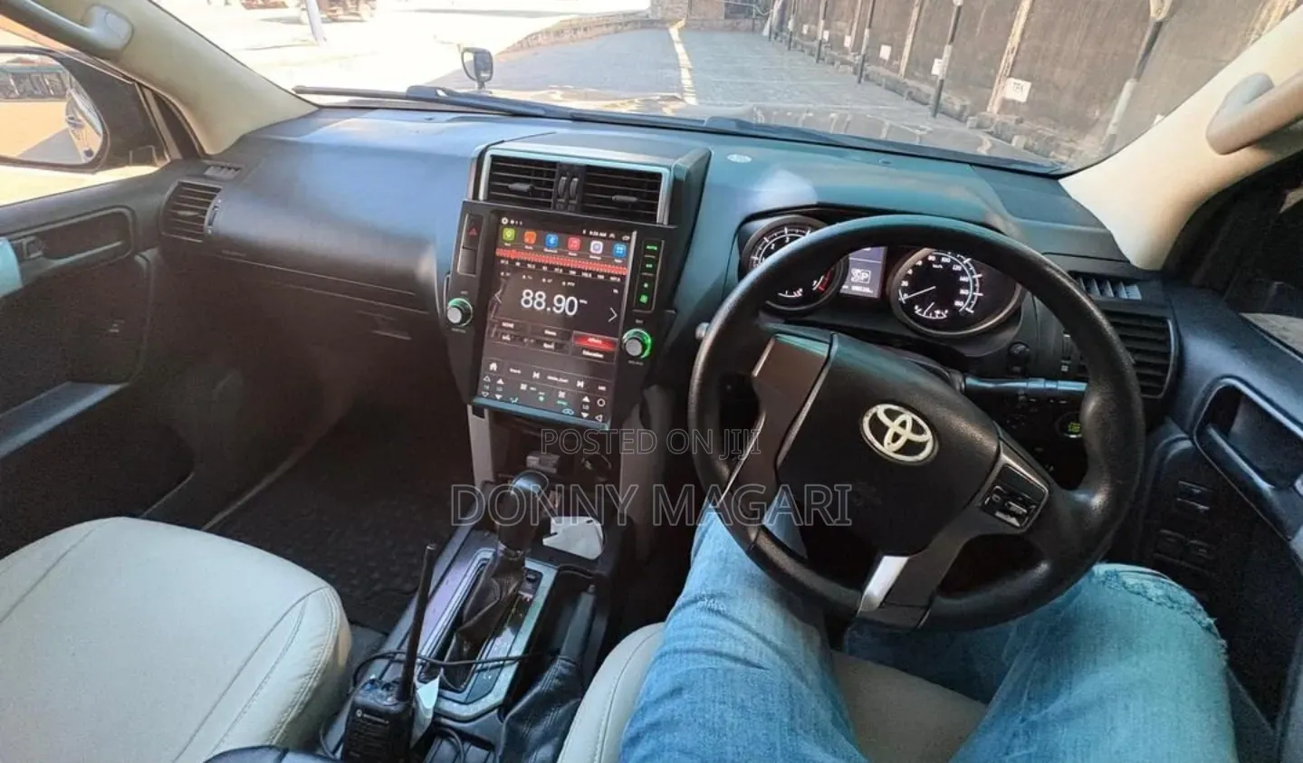 Toyota Land Cruiser 2012 Black