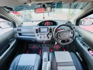 Toyota Raum 2003 Gray