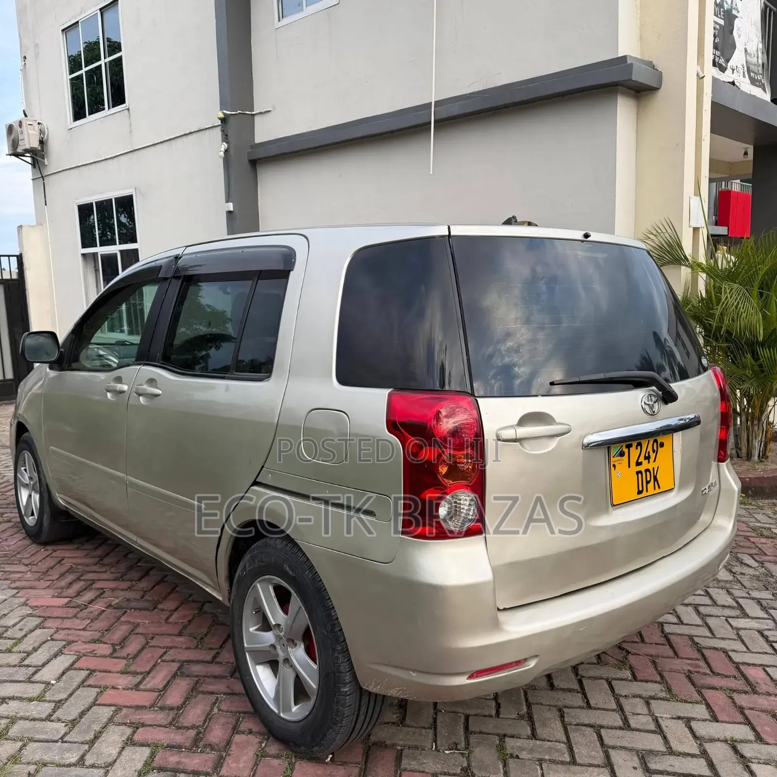 Toyota Raum 1.5 FWD 2005 Gray