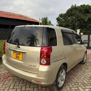 Toyota Raum 1.5 FWD 2005 Gray