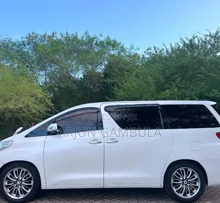 Toyota Alphard 2009 White