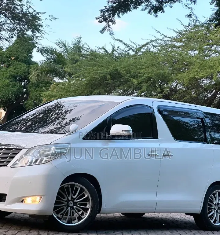 Toyota Alphard 2009 White