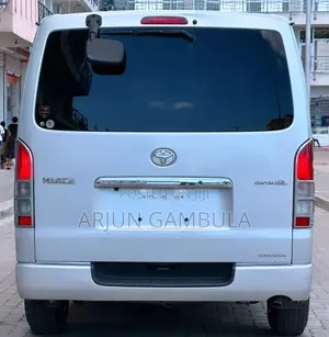 Toyota HiAce 2005 Silver