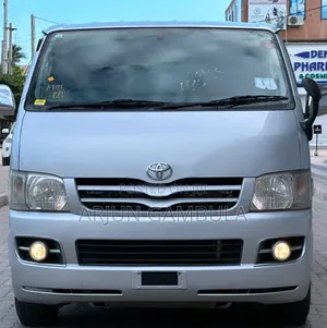 Toyota HiAce 2005 Silver