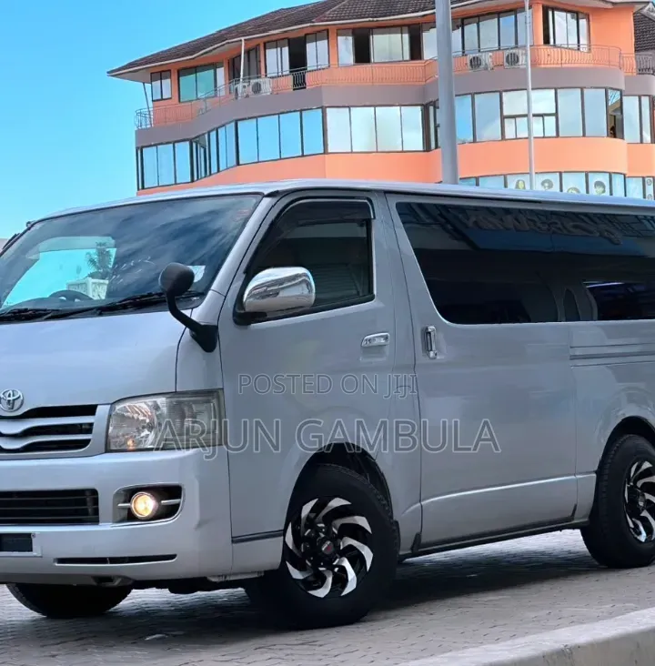 Toyota HiAce 2005 Silver
