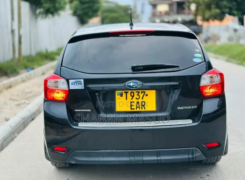 Subaru Impreza 2.0i 5-dr 2013 Black