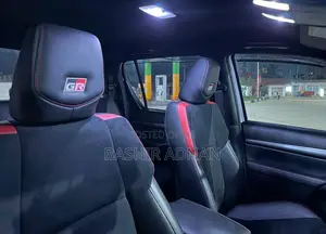 Toyota Hilux 2023 Off white