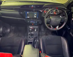 Toyota Hilux 2023 Off white