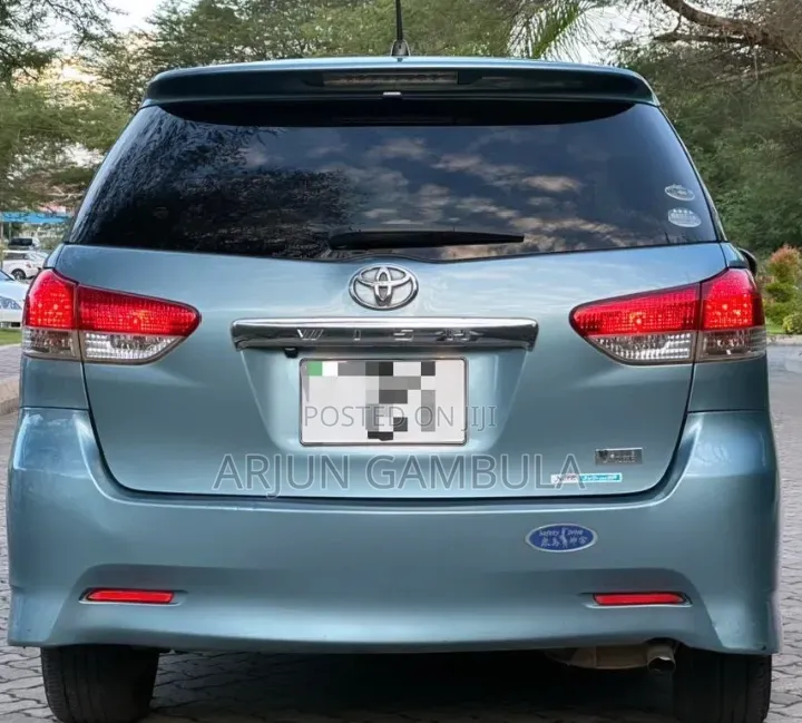 Toyota Wish 2009 Blue