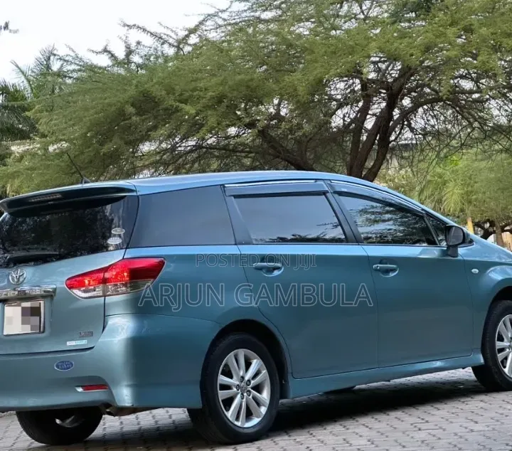 Toyota Wish 2009 Blue