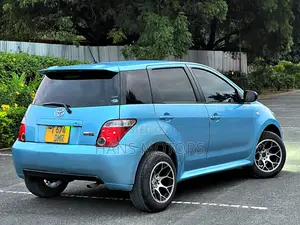 Toyota IST 2004 Blue