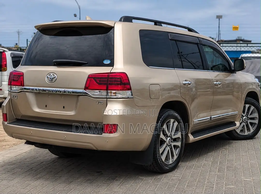 Toyota Land Cruiser 2017 Gold