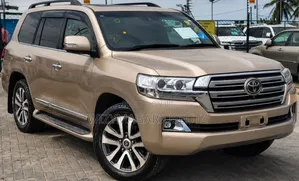 Toyota Land Cruiser 2017 Gold