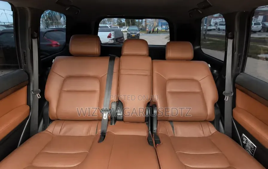 Toyota Land Cruiser 2017 Gold
