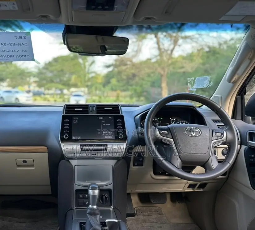 Toyota Land Cruiser Prado 2023 Black