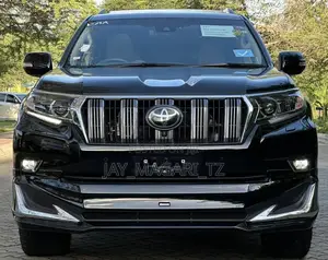 Toyota Land Cruiser Prado 2023 Black