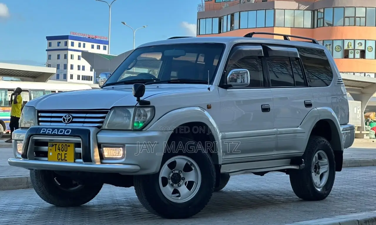 Toyota Land Cruiser Prado 2001 White