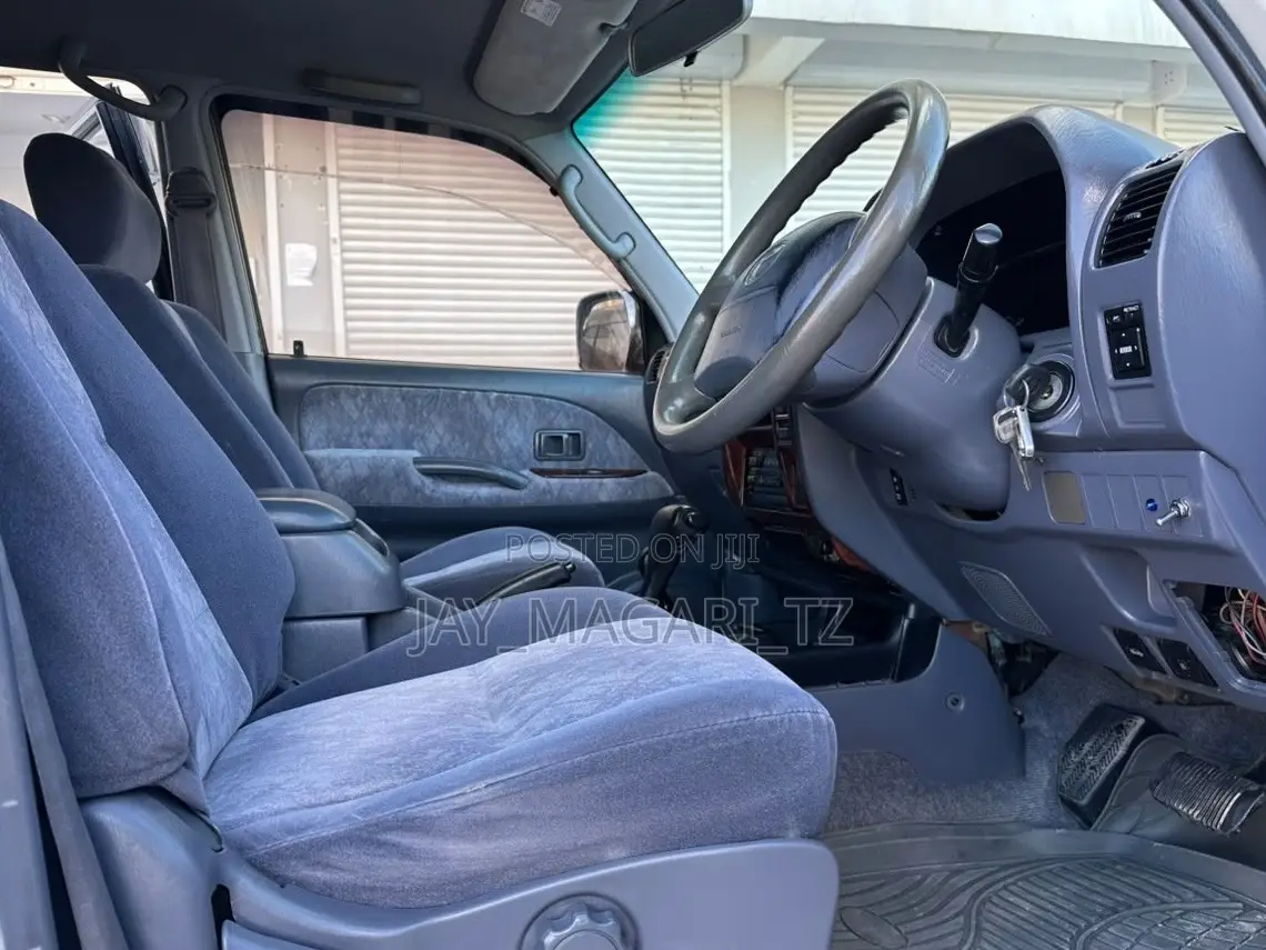 Toyota Land Cruiser Prado 2001 White