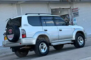 Toyota Land Cruiser Prado 2001 White