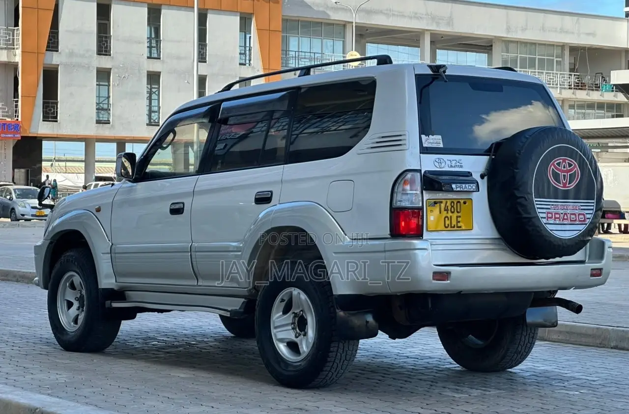 Toyota Land Cruiser Prado 2001 White