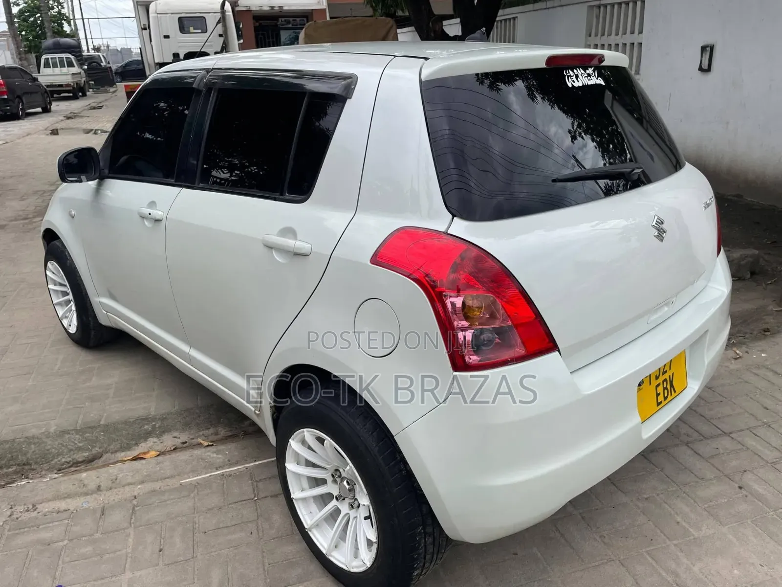 Suzuki Swift 2010 White