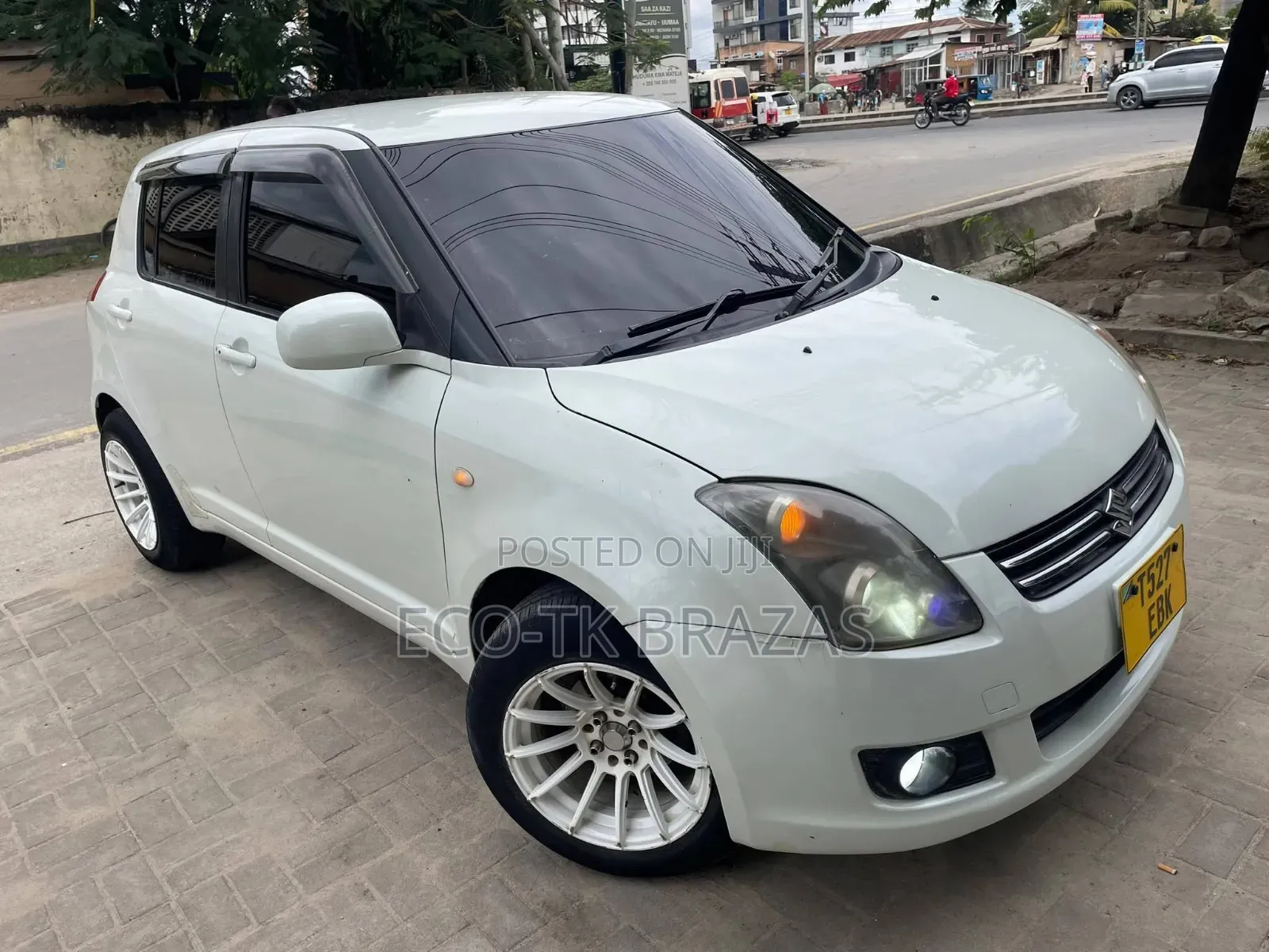 Suzuki Swift 2010 White