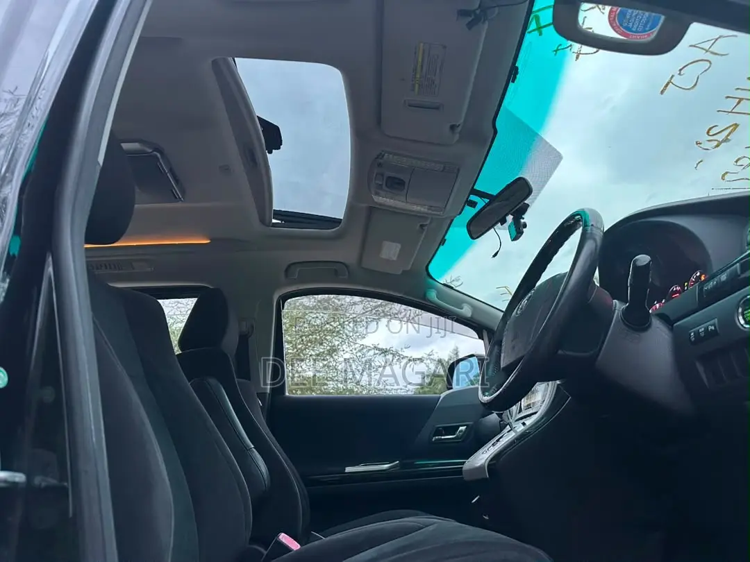 Toyota Vellfire 2011 Black
