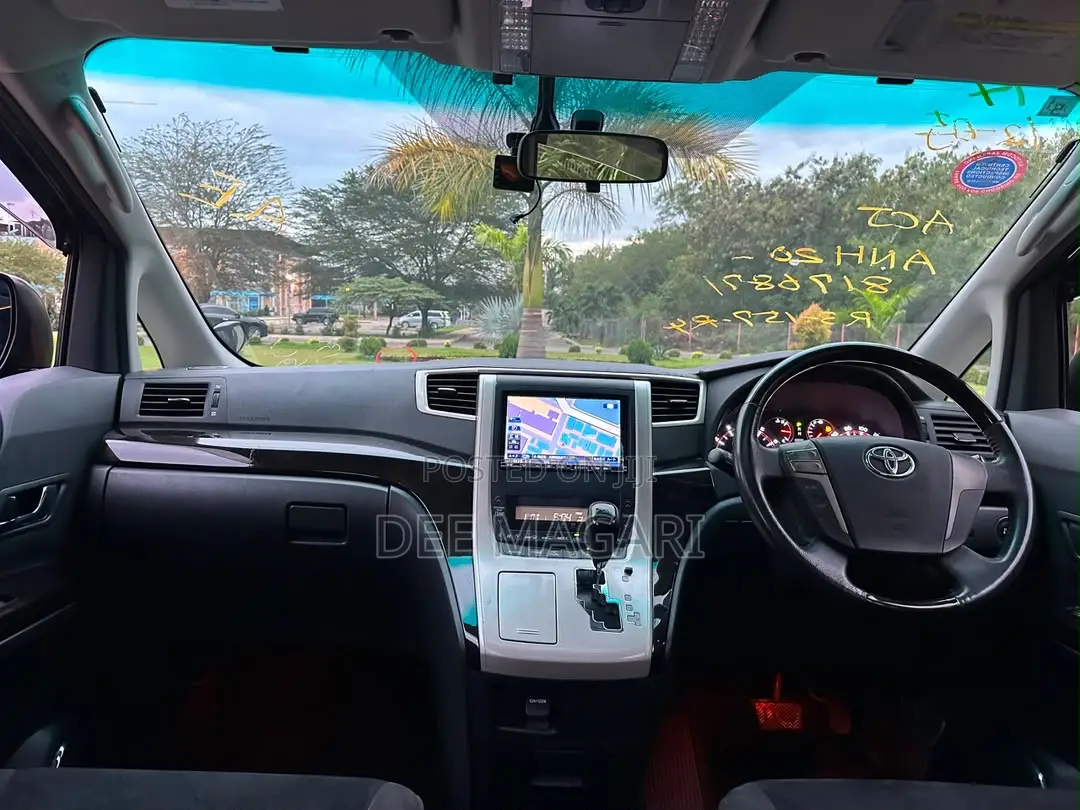 Toyota Vellfire 2011 Black