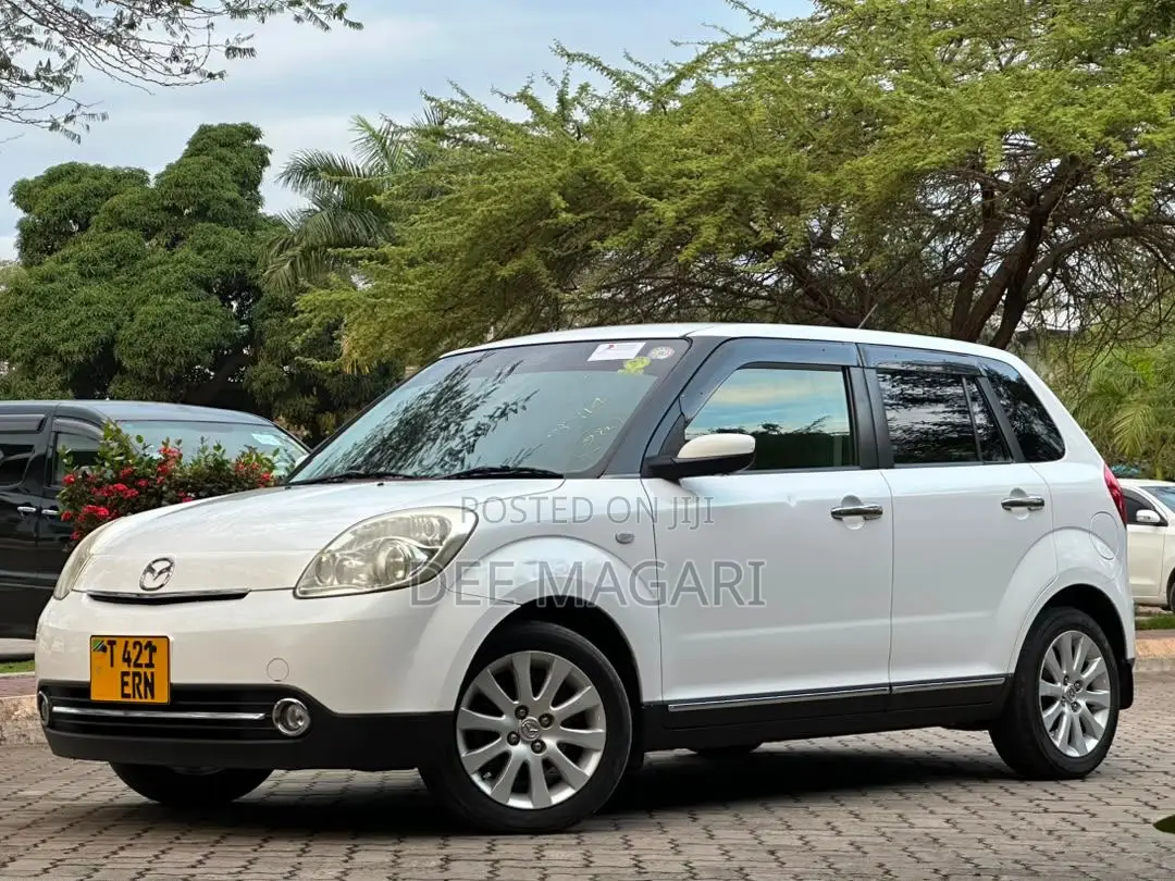 Mazda Verisa 2009 White