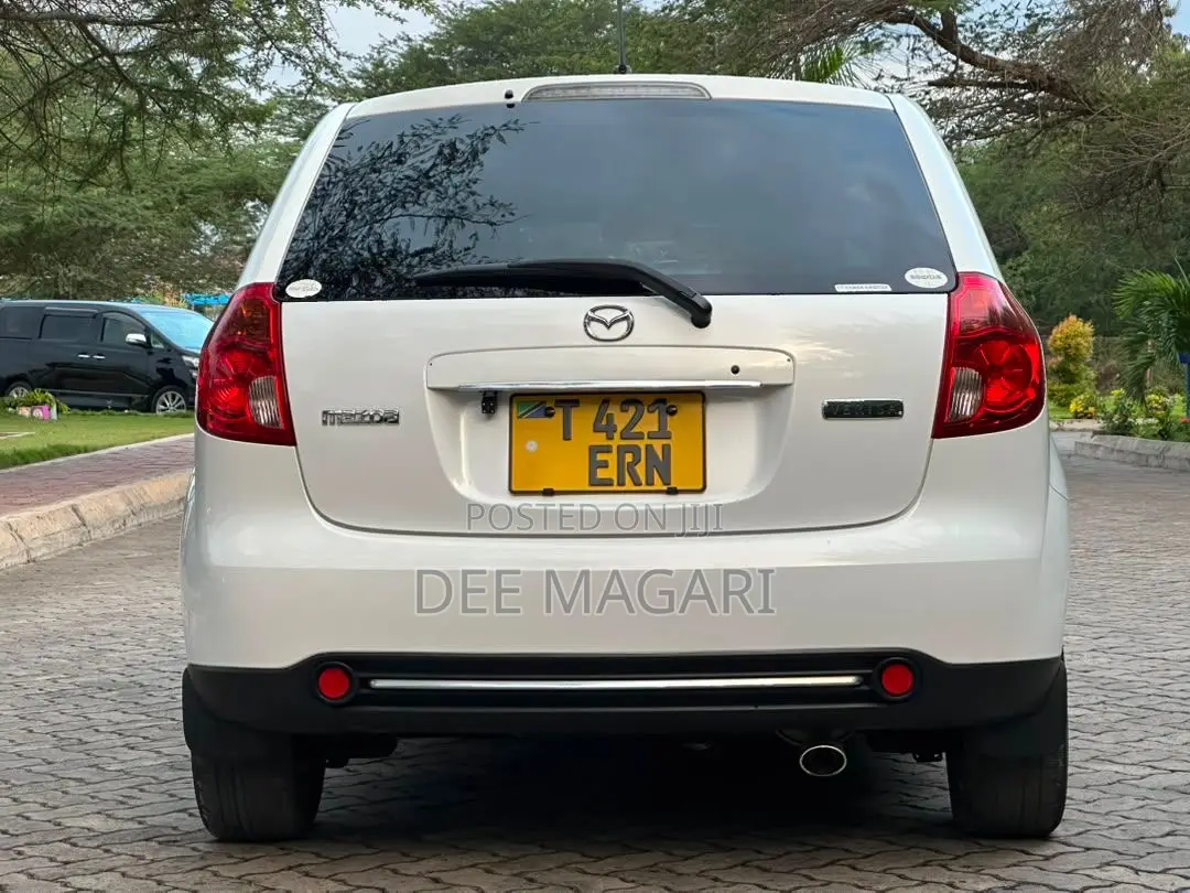 Mazda Verisa 2009 White