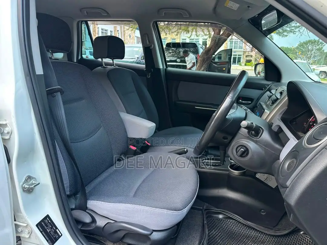 Mazda Verisa 2009 White