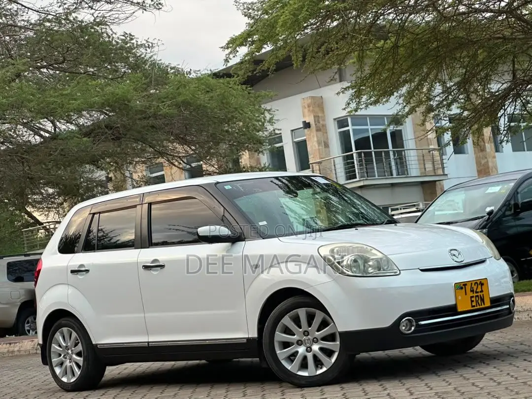Mazda Verisa 2009 White