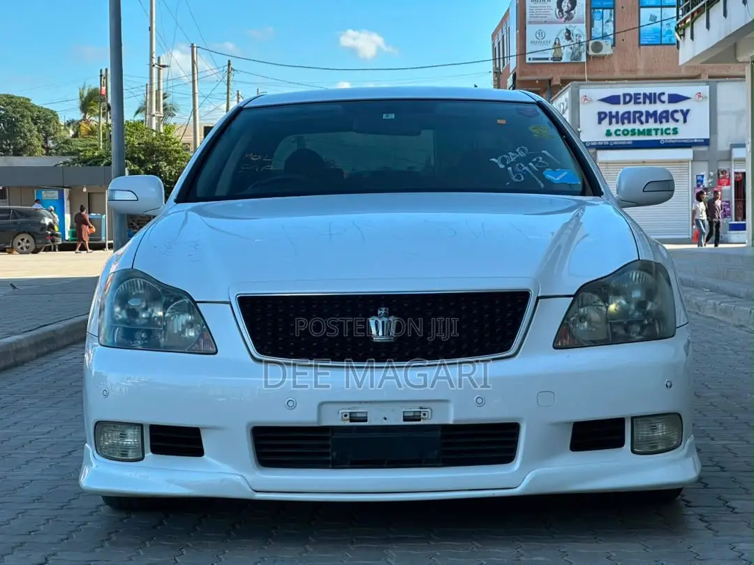 Toyota Crown 2007 White