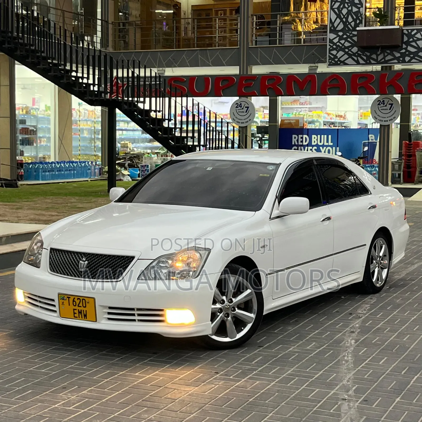 Toyota Crown 2006 White