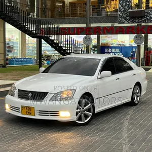 Toyota Crown 2006 White