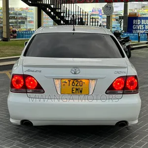 Toyota Crown 2006 White