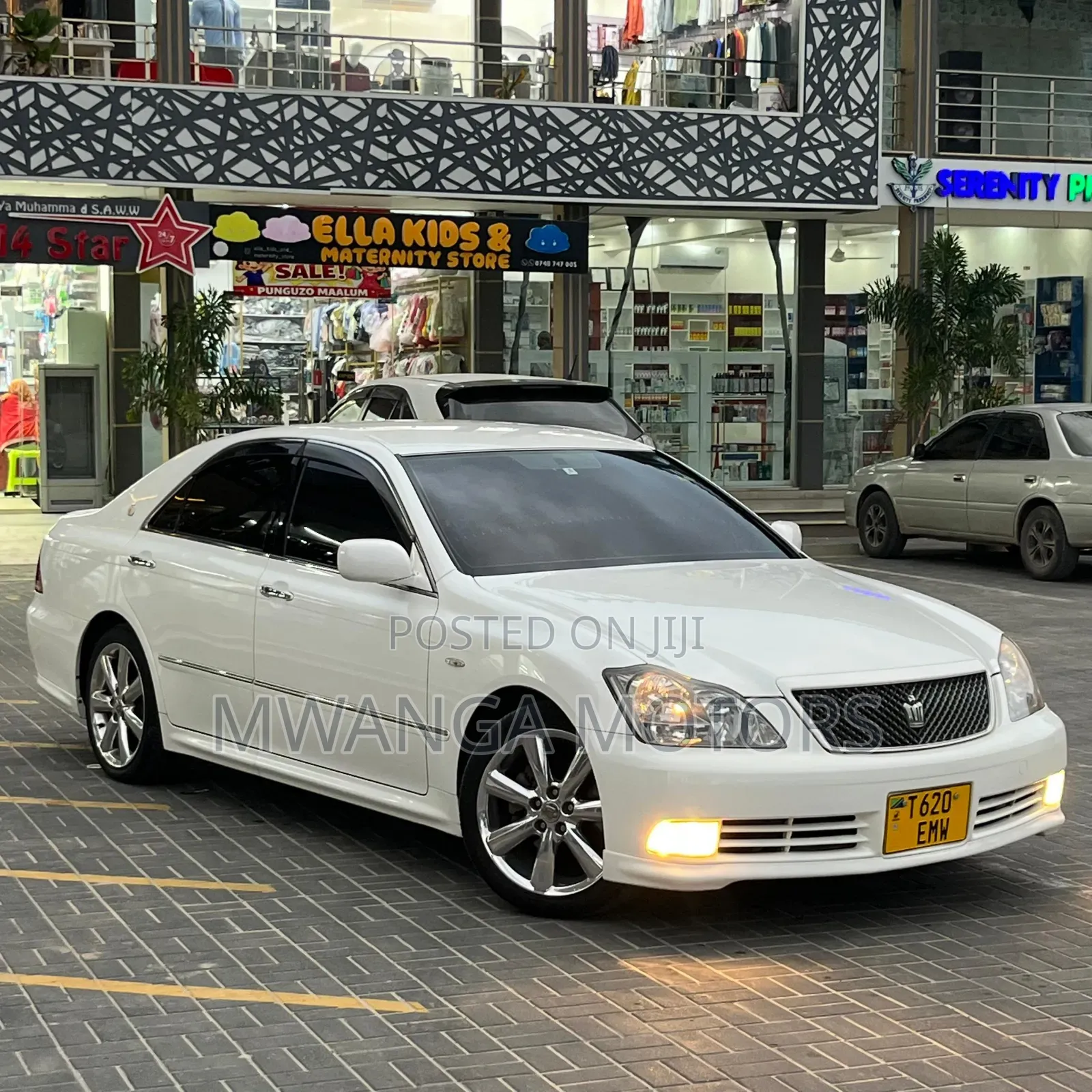 Toyota Crown 2006 White