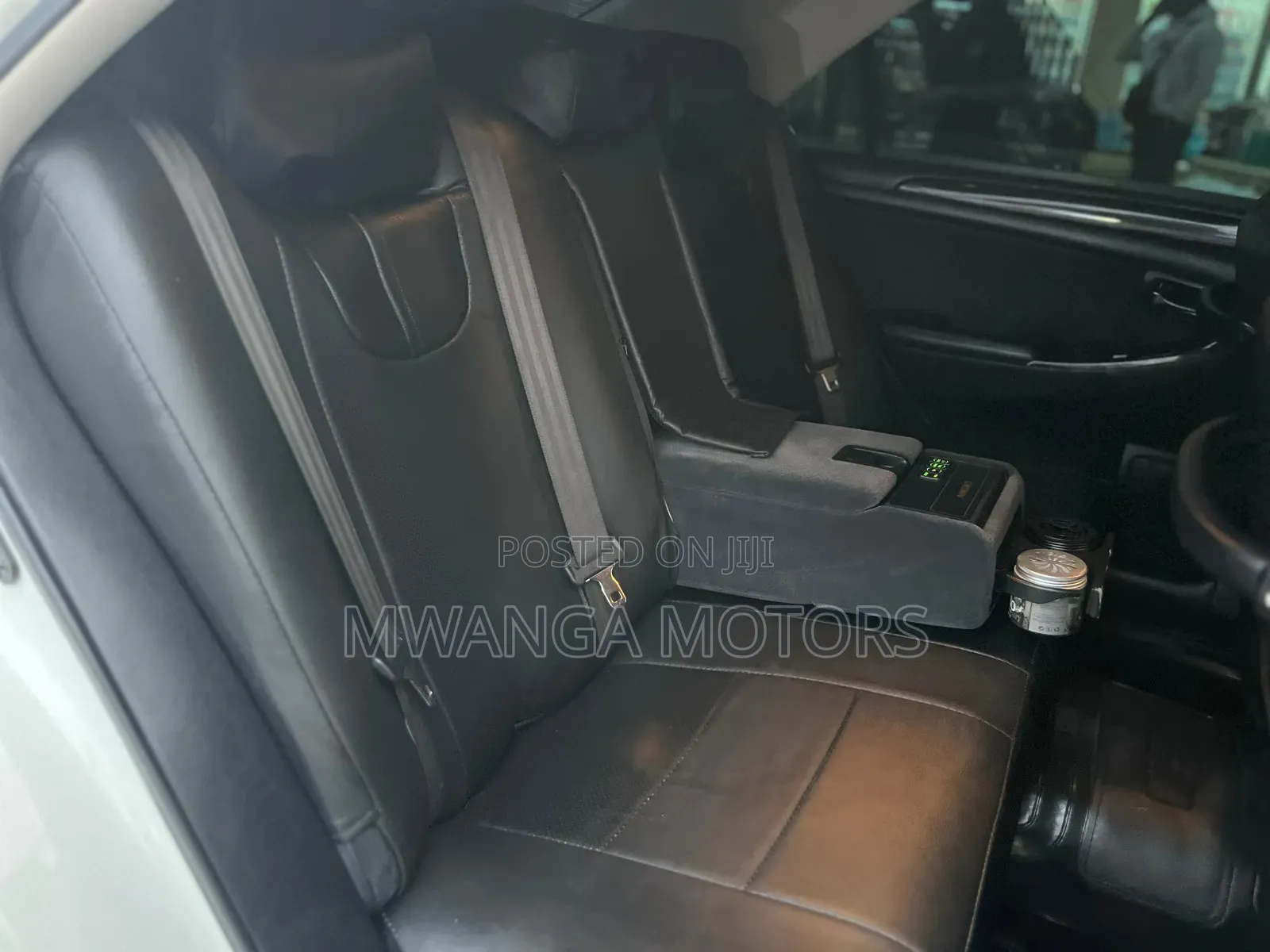 Toyota Crown 2006 White