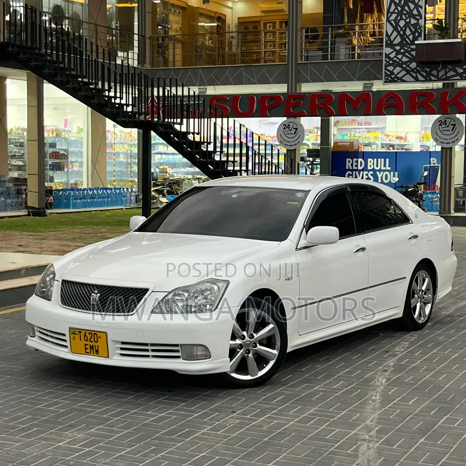 Toyota Crown 2006 White