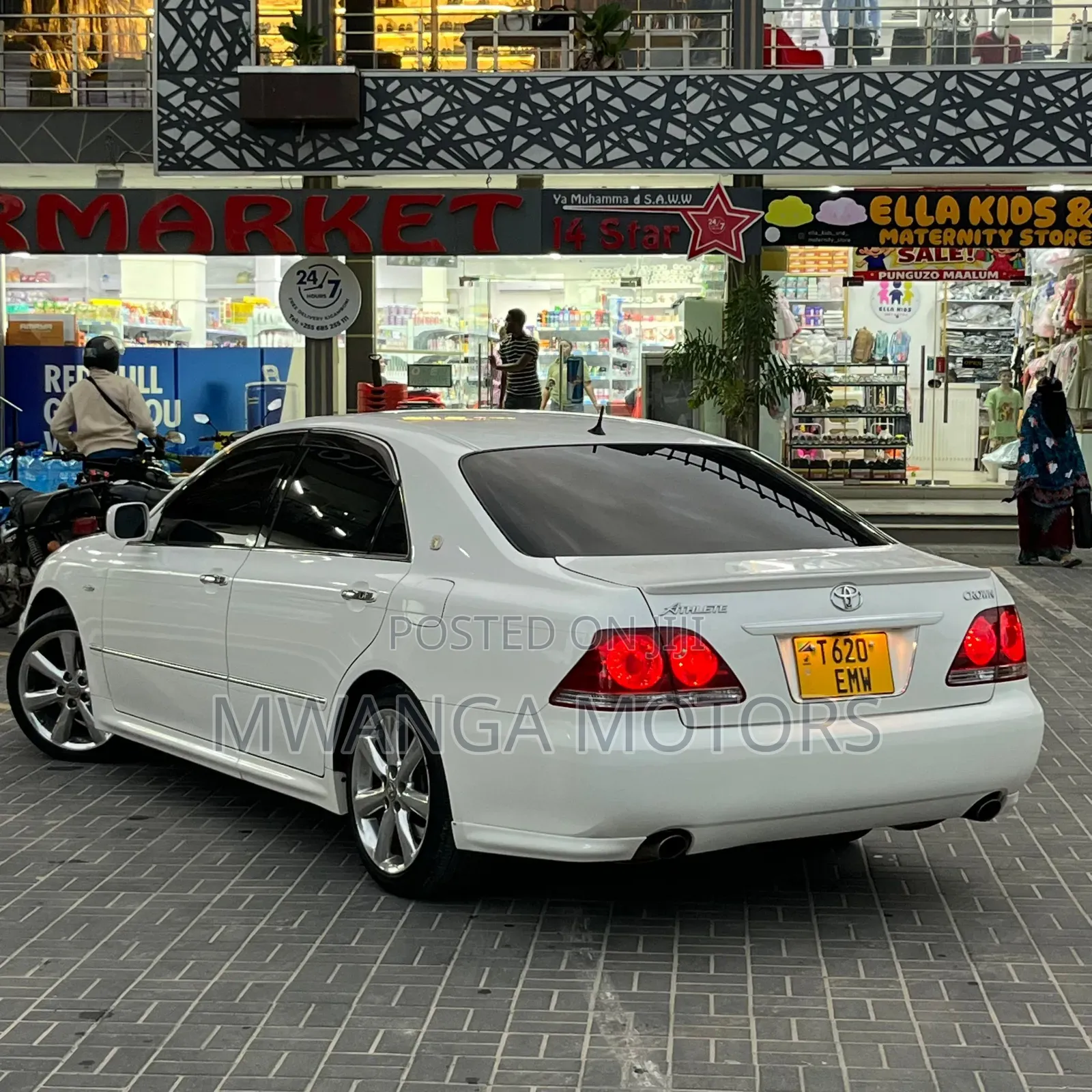 Toyota Crown 2006 White